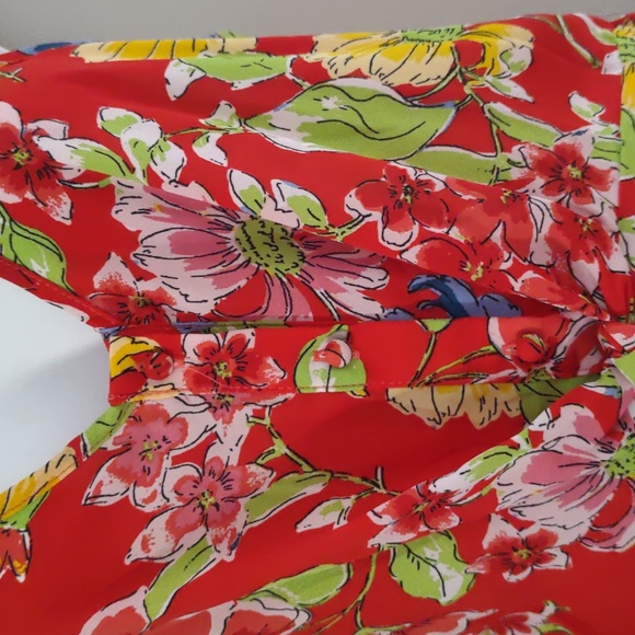 NWT Sienna Sky red floral tank top - Picture 3 of 7